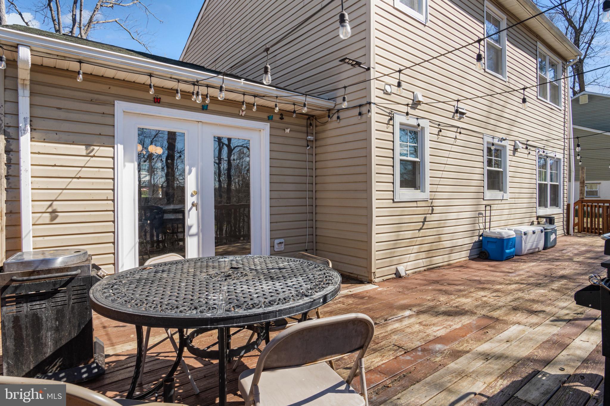 212 Pepper Tree Ln