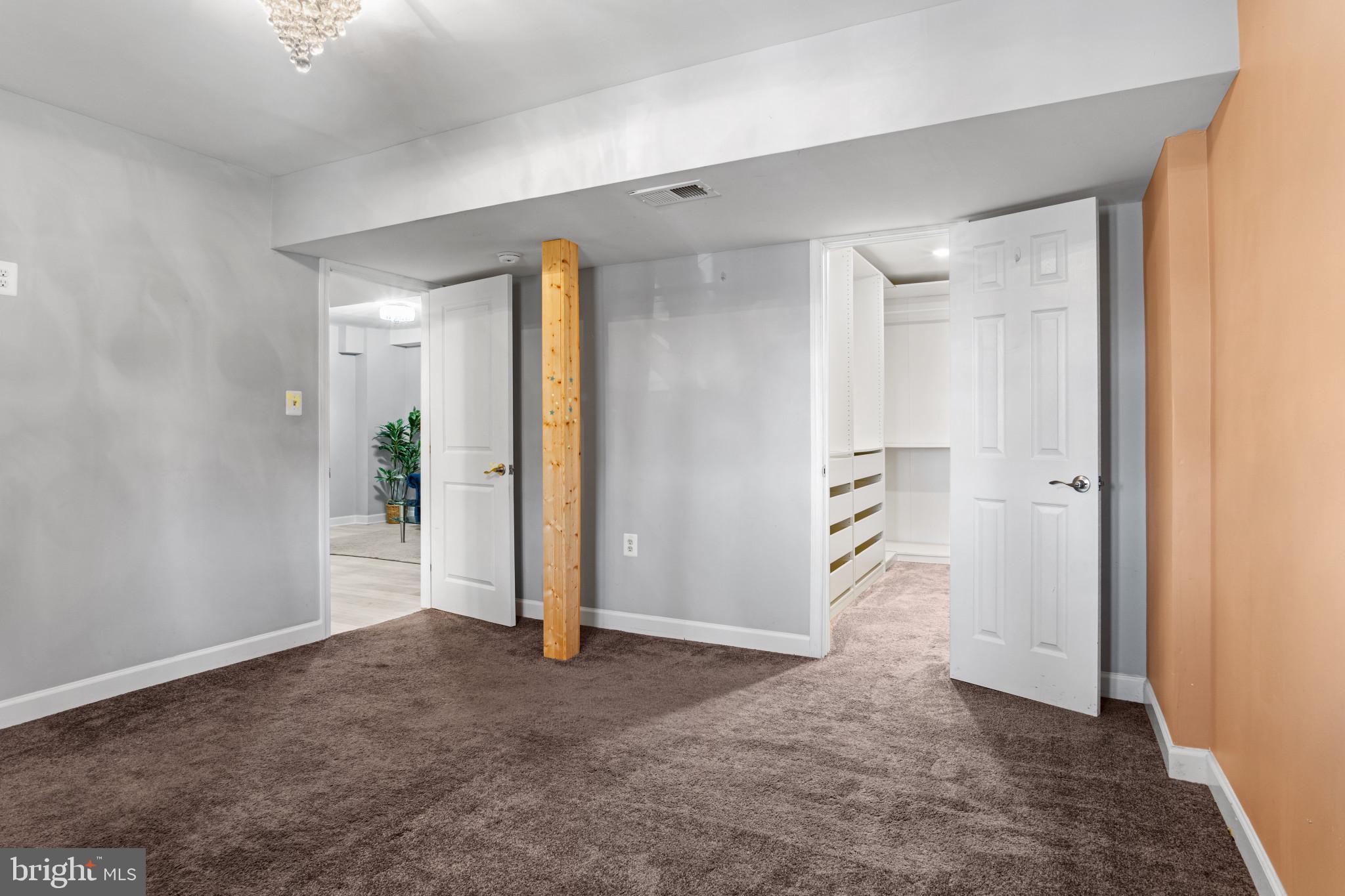 212 Pepper Tree Ln