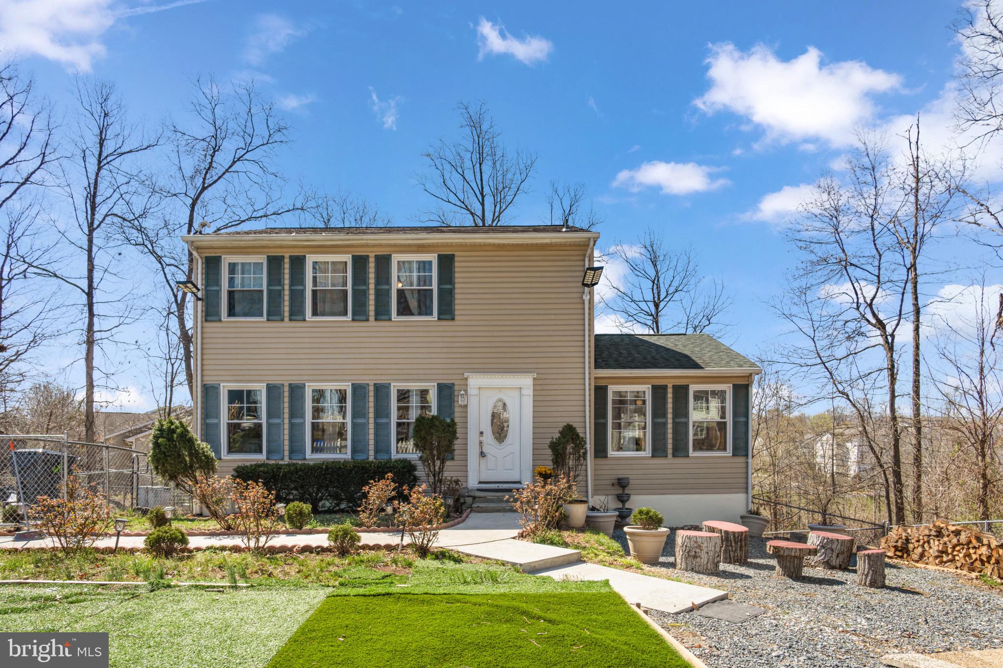 212 Pepper Tree Ln