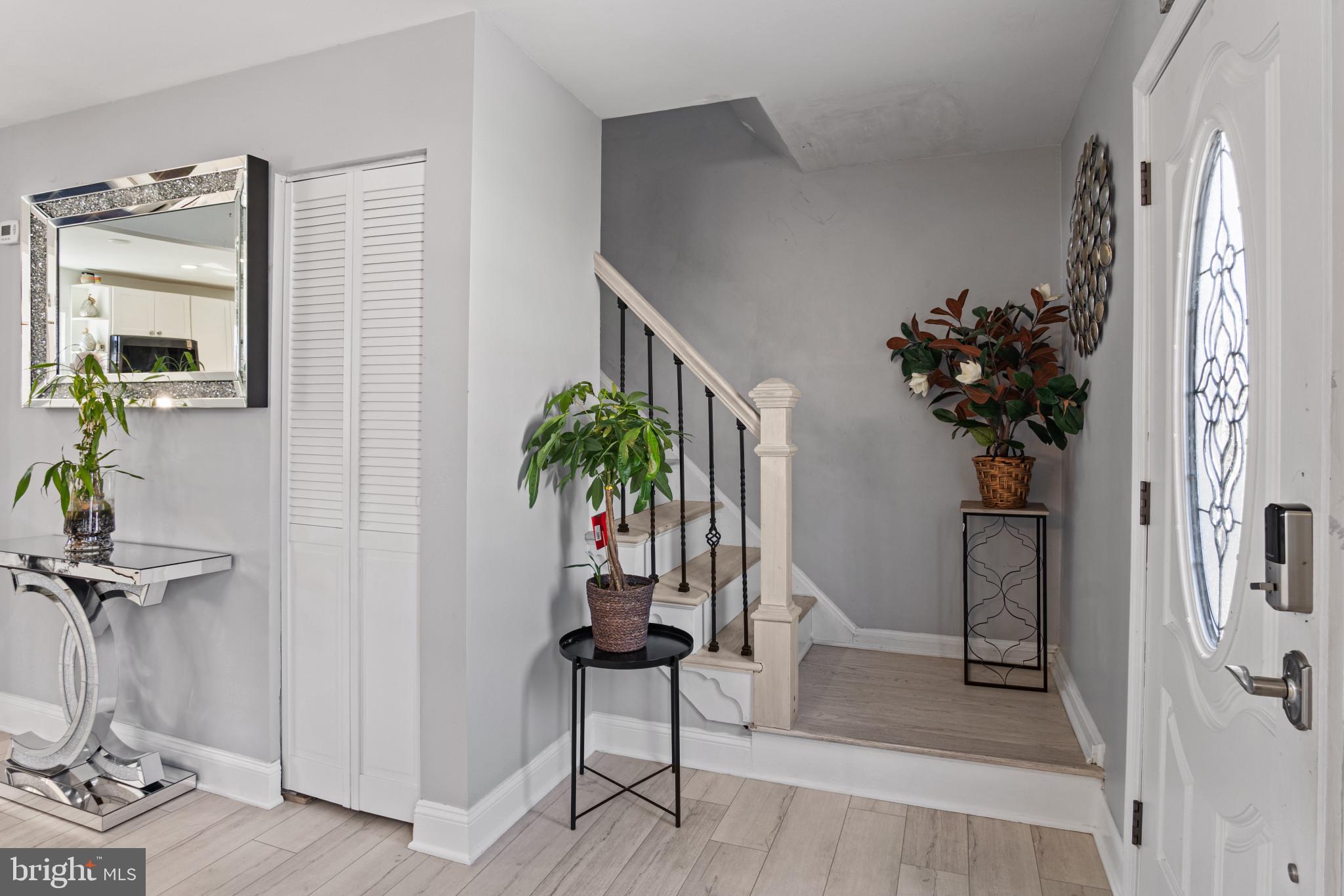 212 Pepper Tree Ln