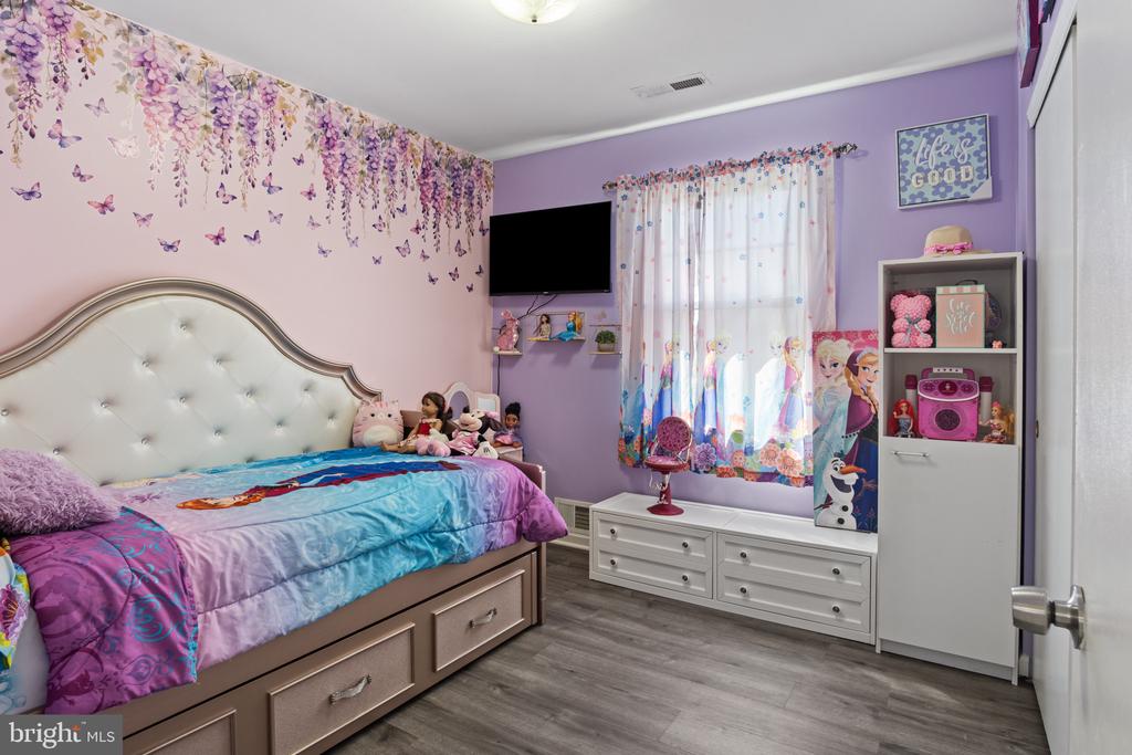 212 Pepper Tree Ln