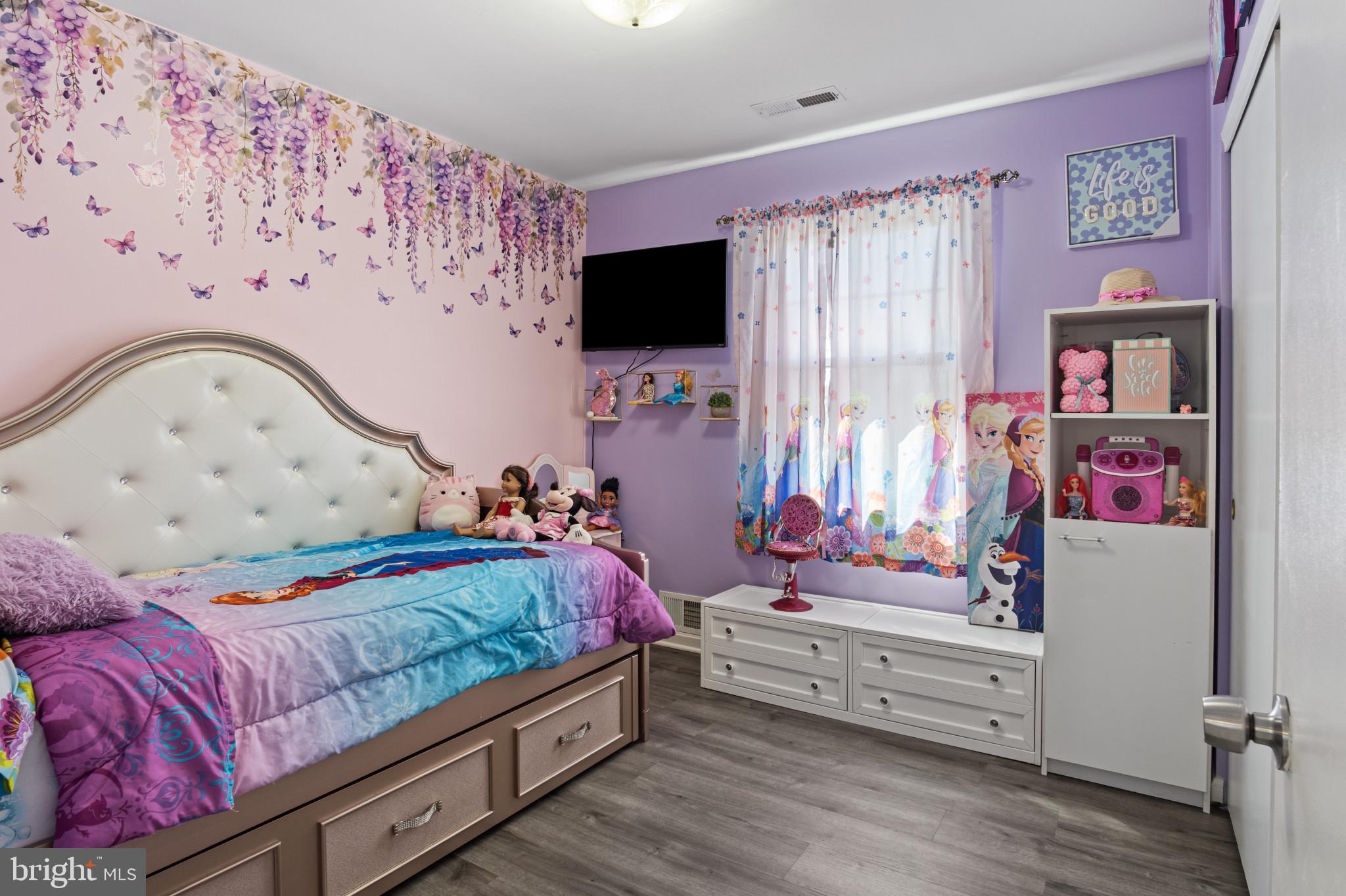 212 Pepper Tree Ln