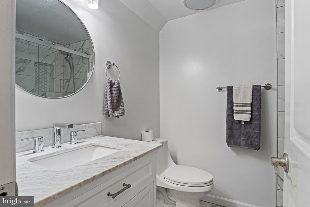 212 Pepper Tree Ln