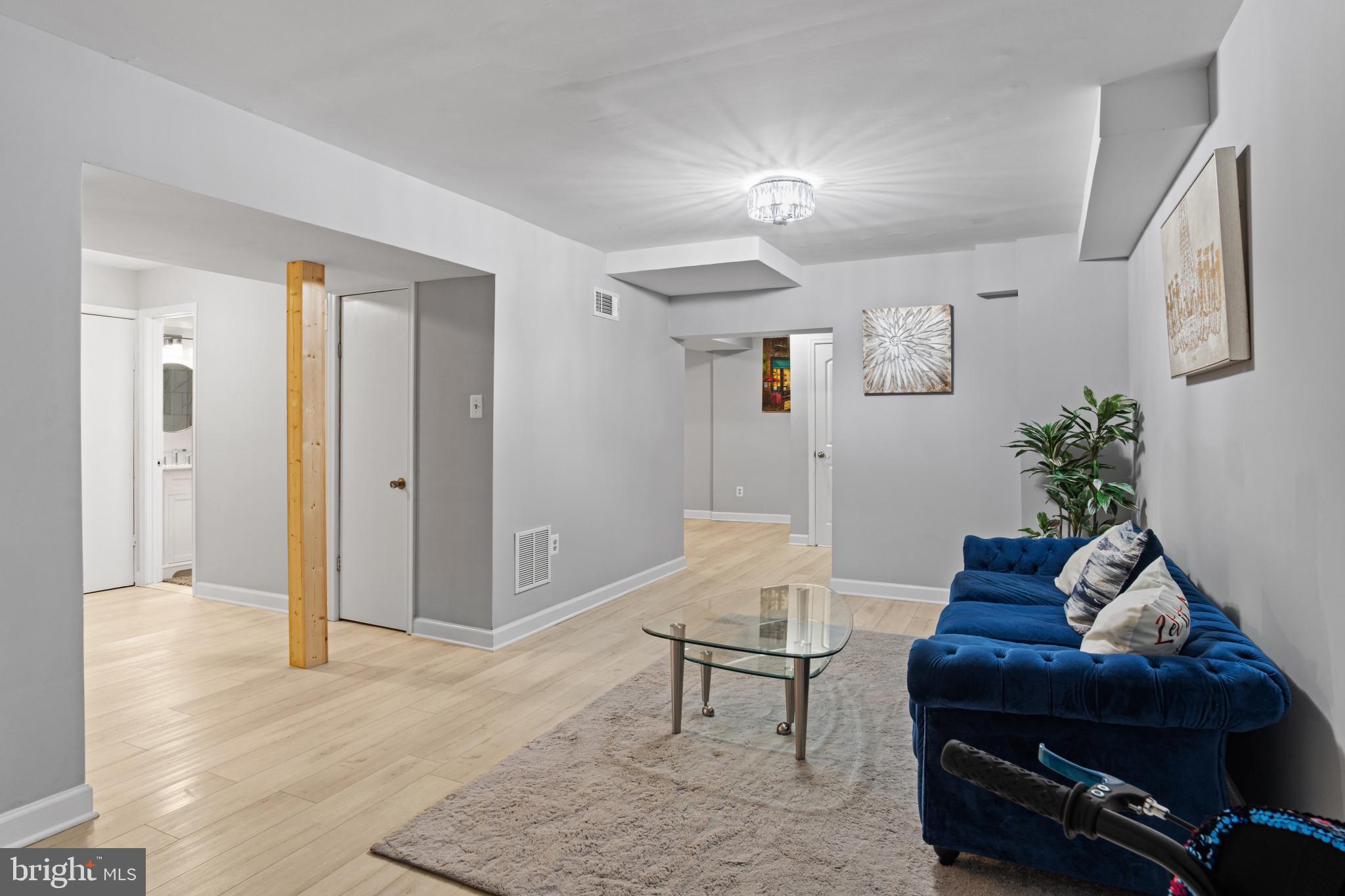 212 Pepper Tree Ln