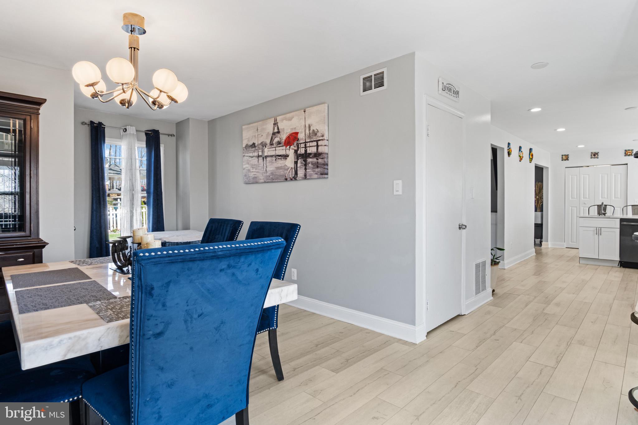 212 Pepper Tree Ln
