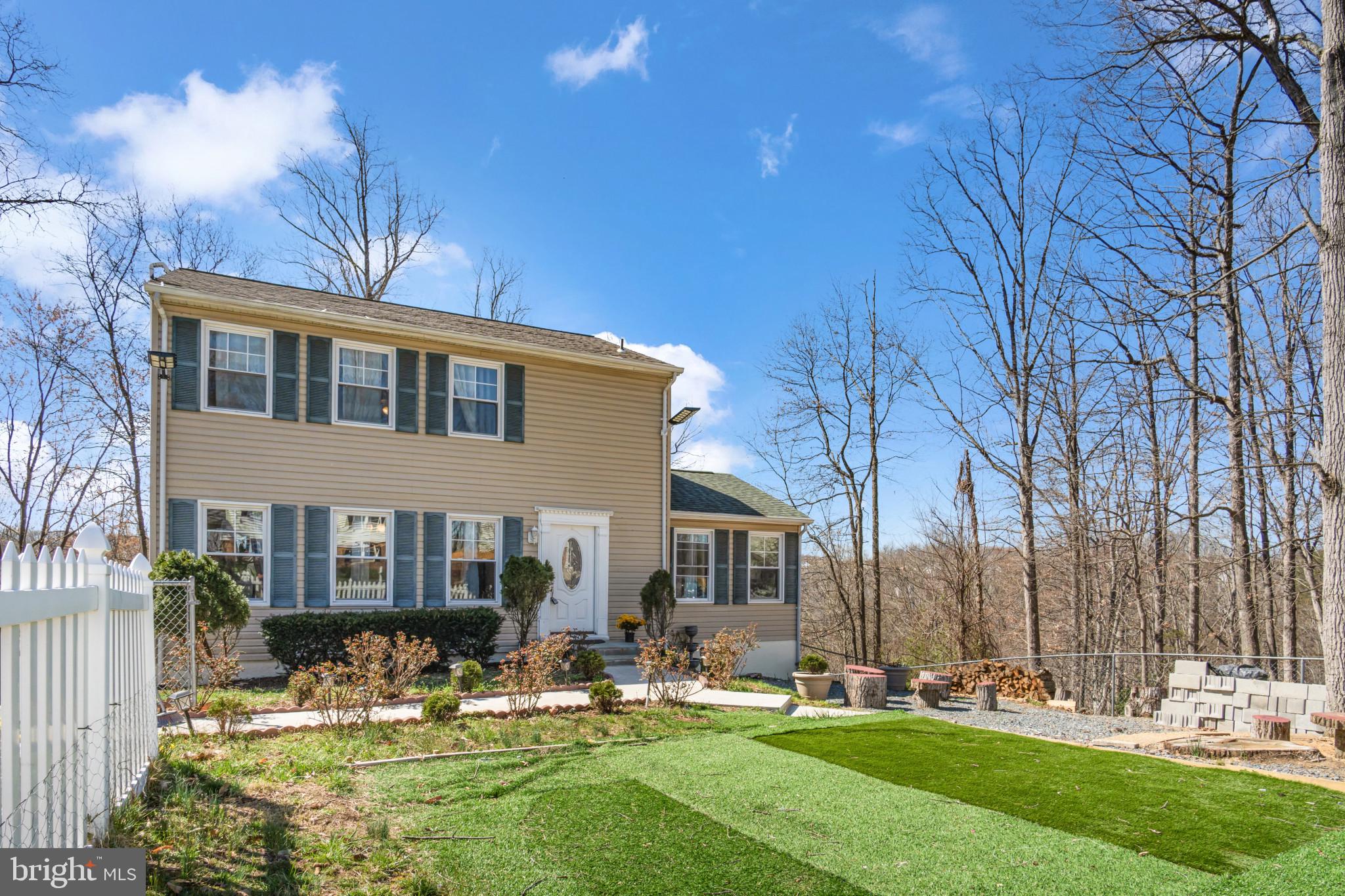 212 Pepper Tree Ln
