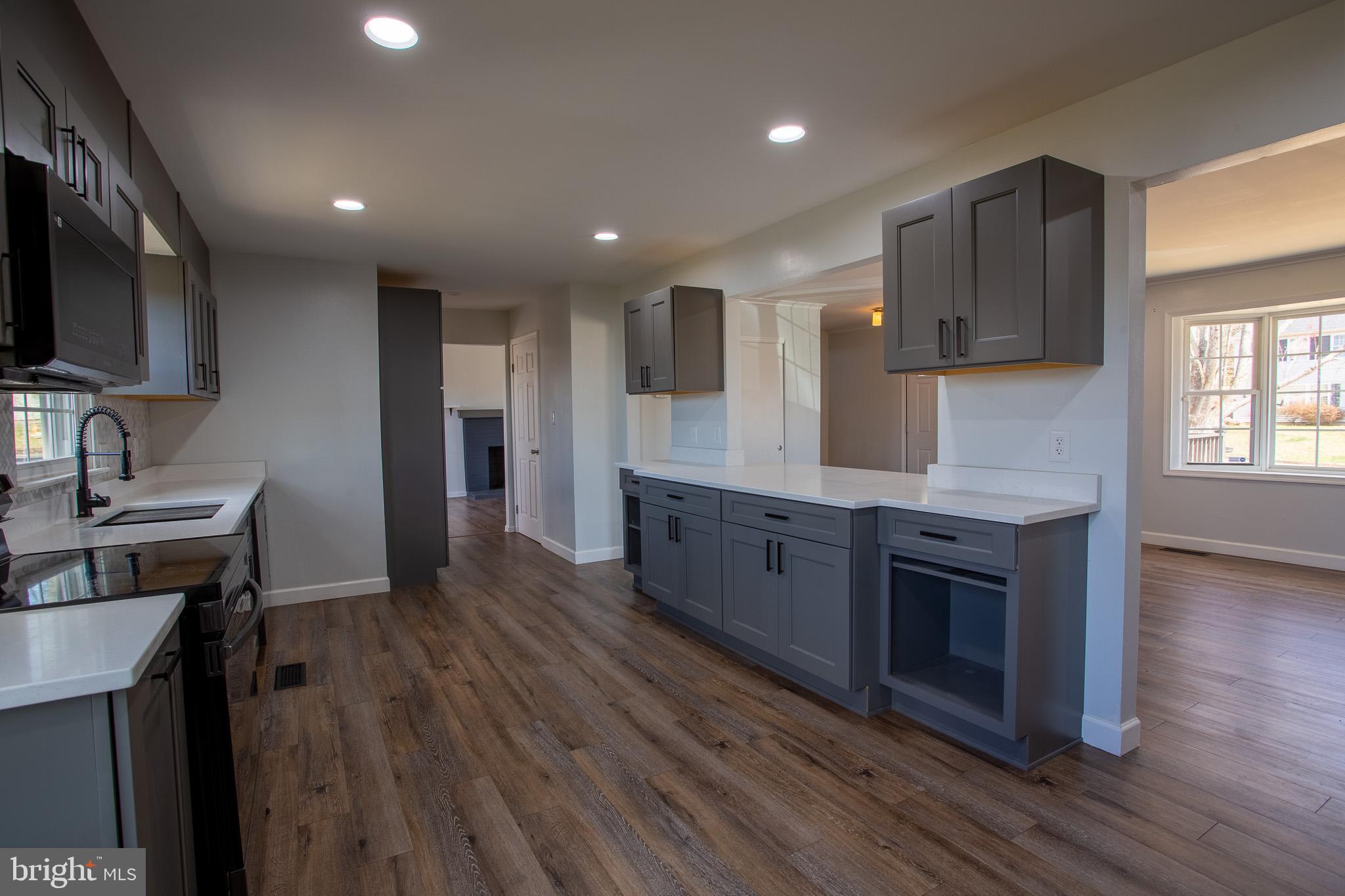 217 Pepper Tree Ln