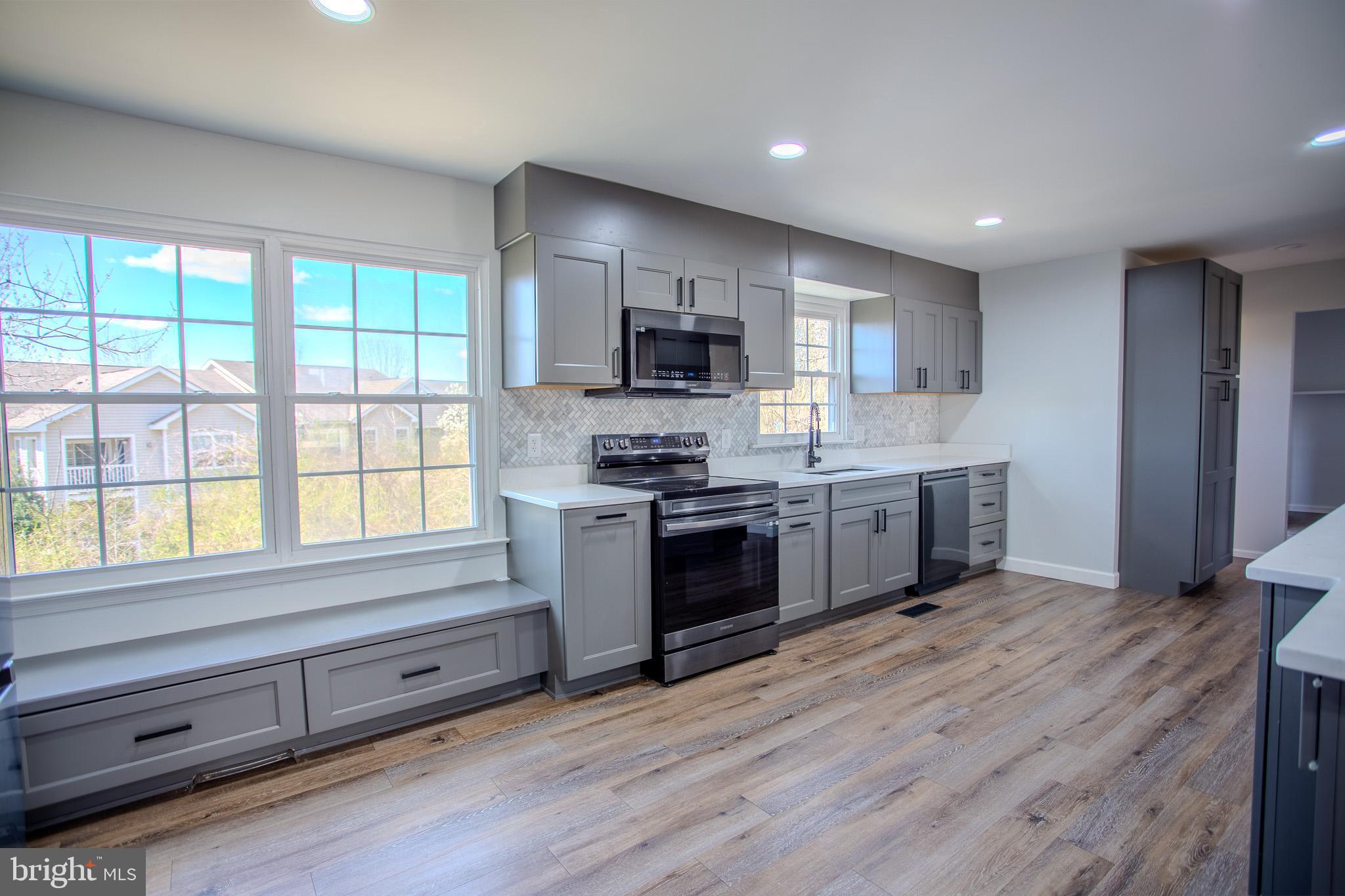 217 Pepper Tree Ln