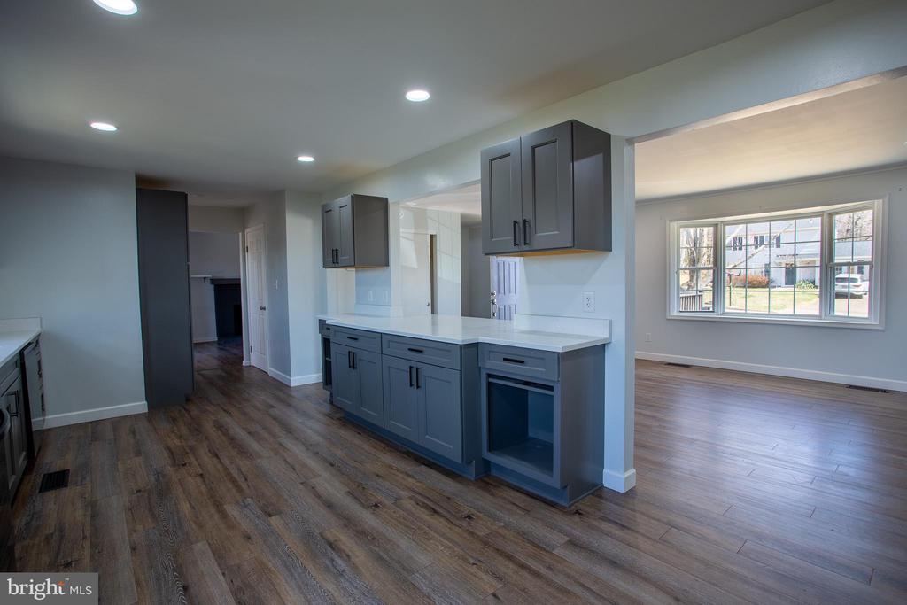 217 Pepper Tree Ln