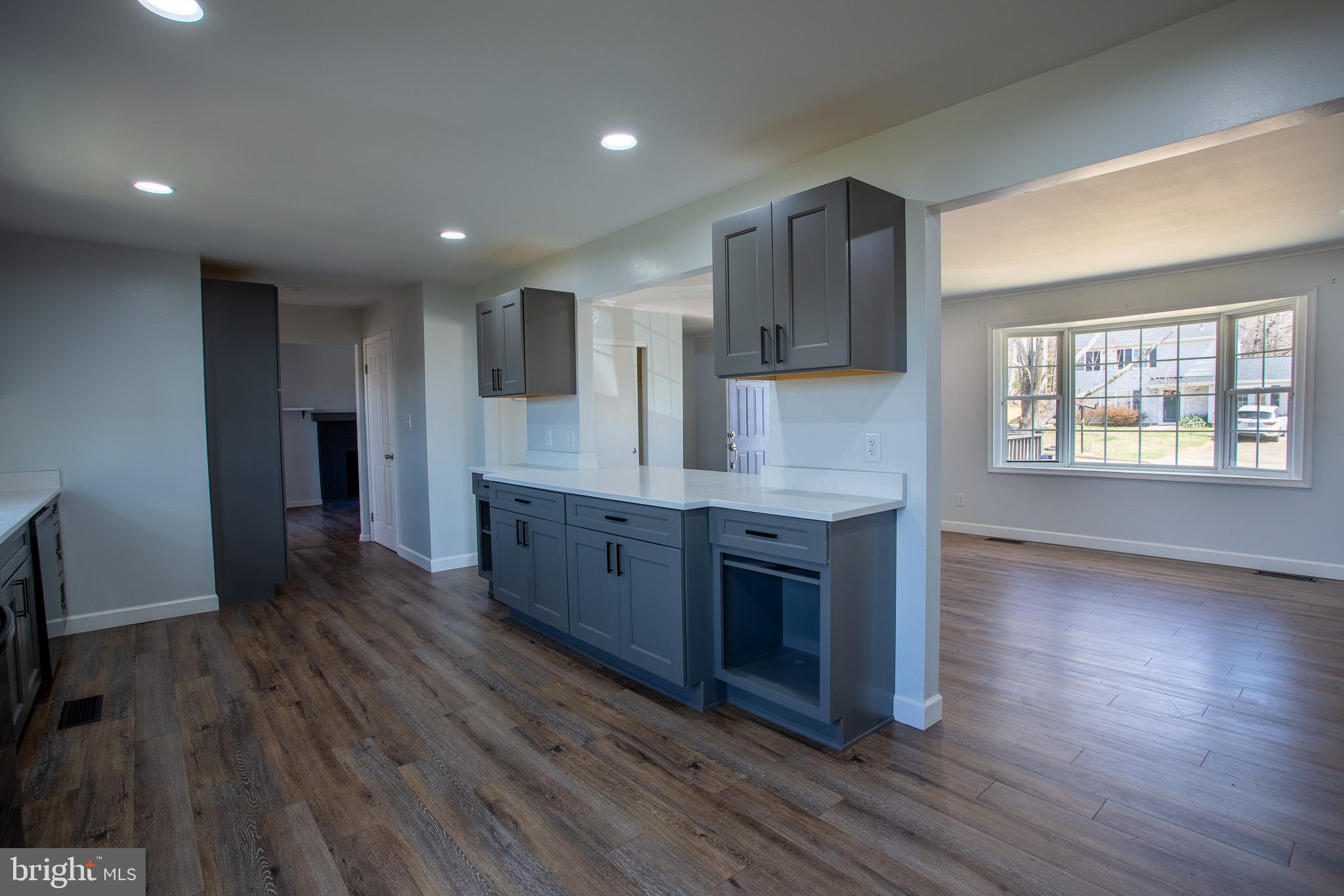 217 Pepper Tree Ln