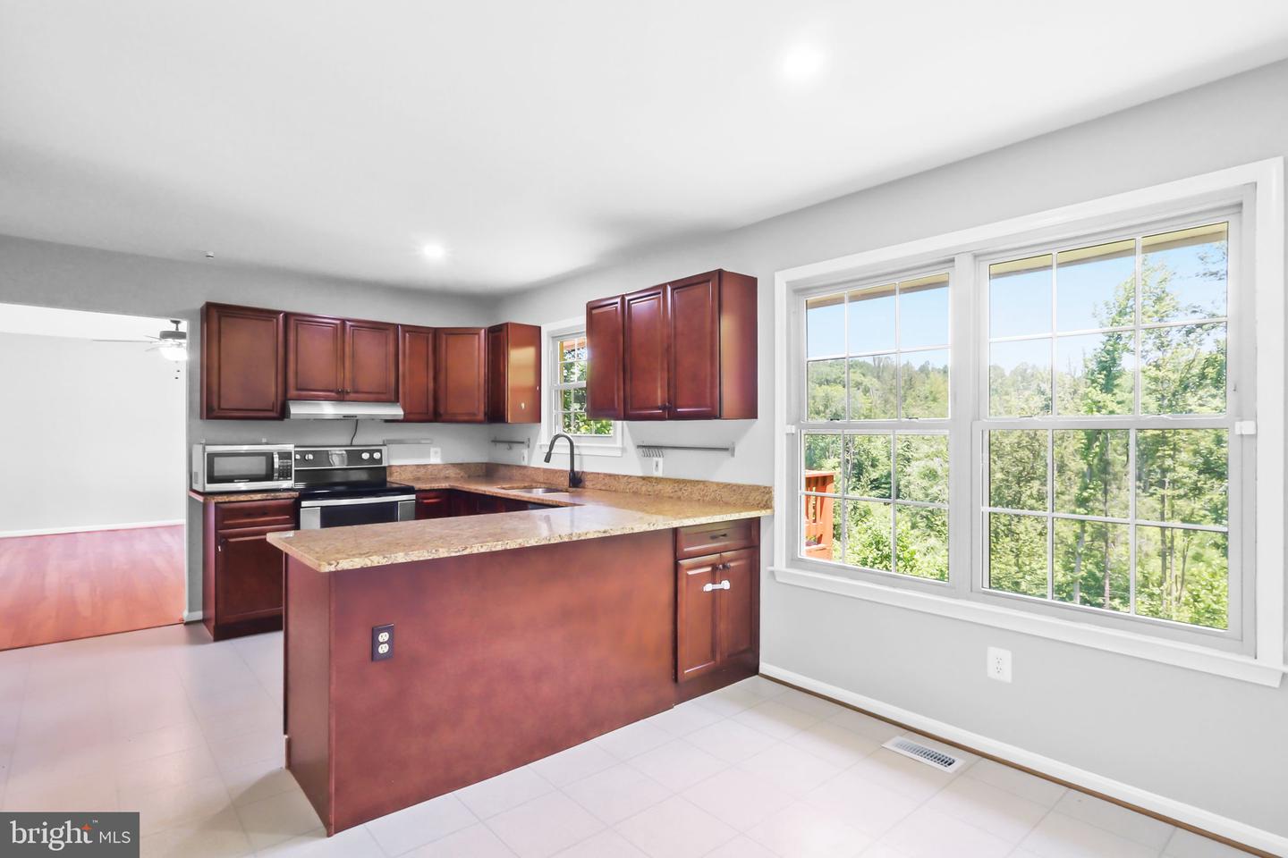 64 Panners Ln