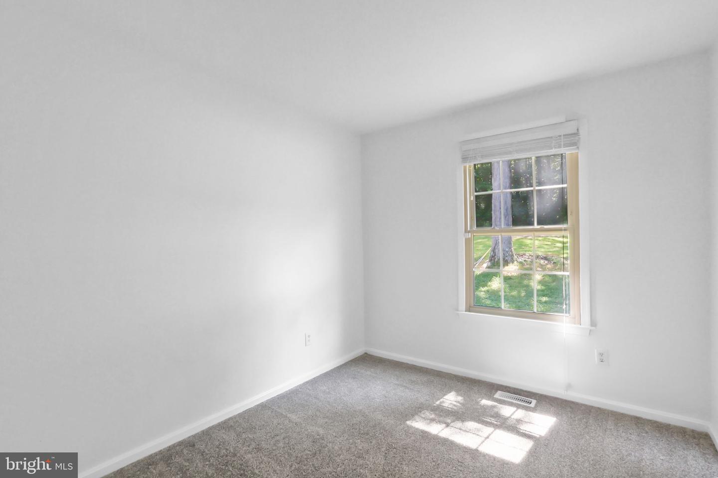 64 Panners Ln