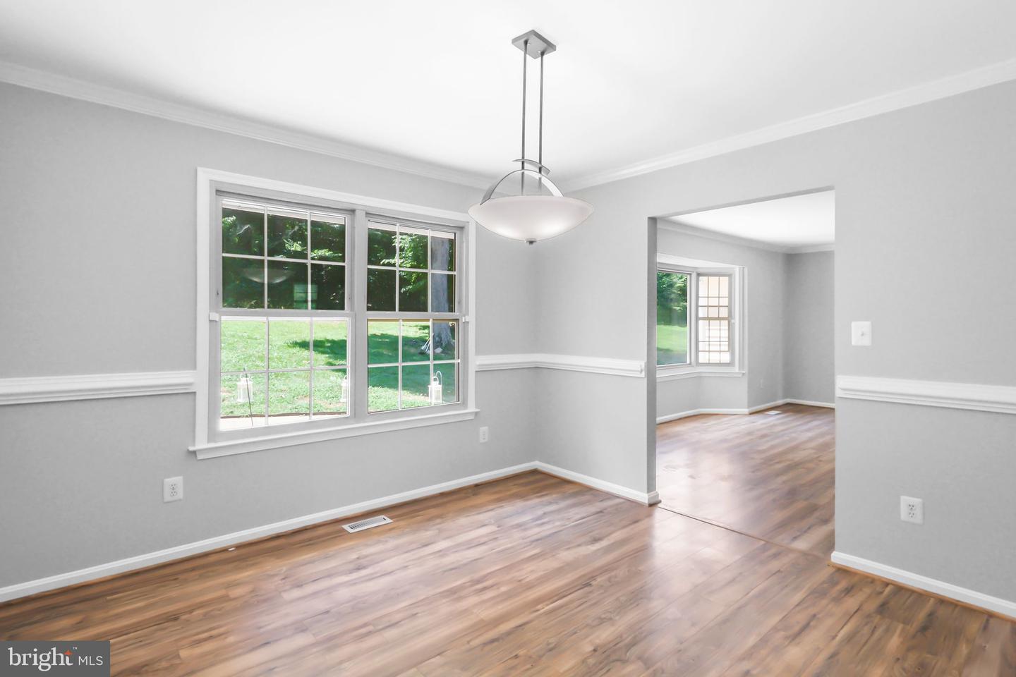 64 Panners Ln