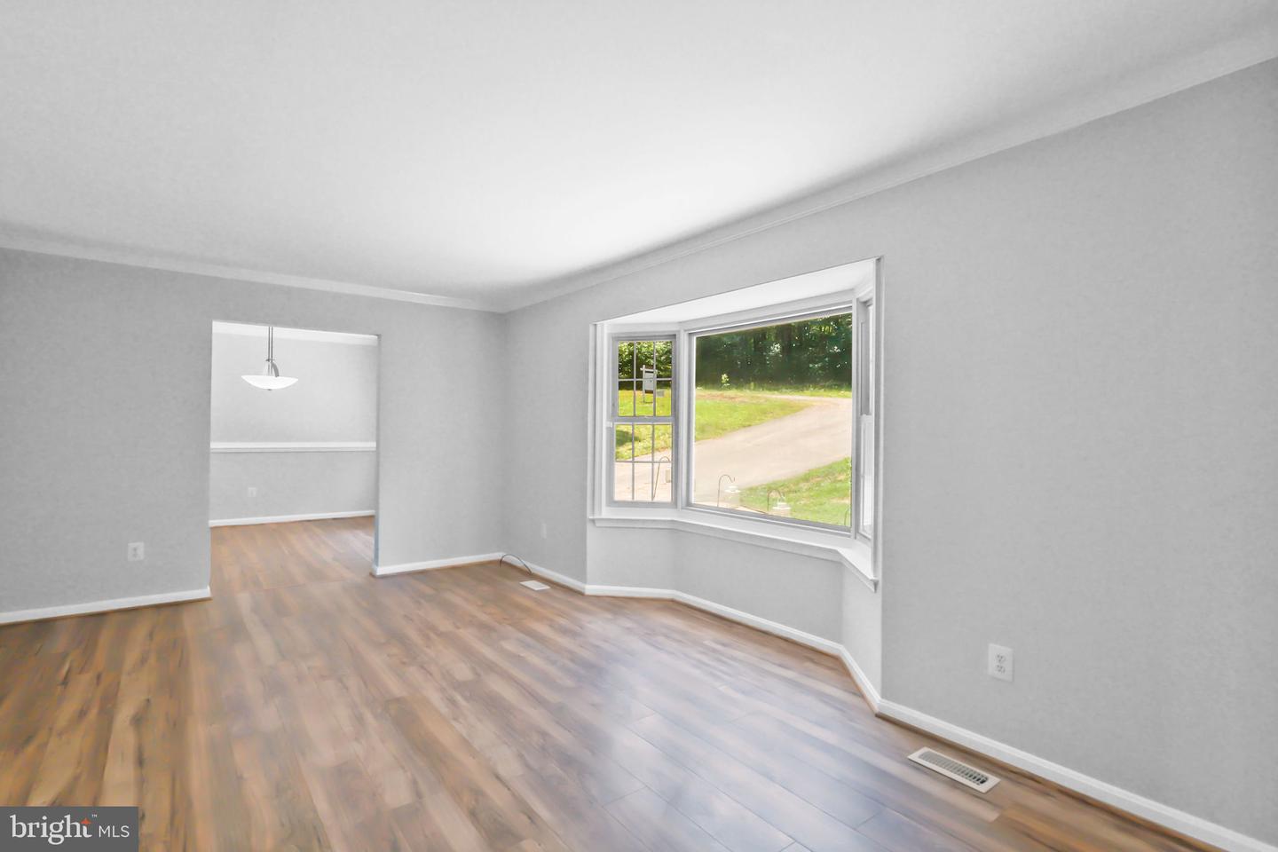64 Panners Ln