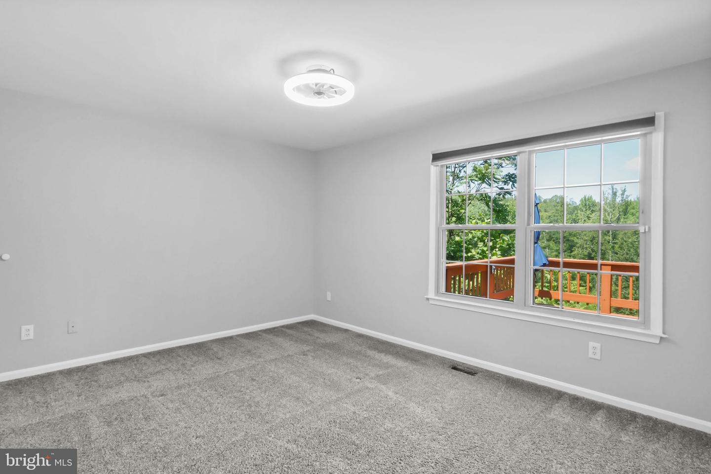 64 Panners Ln