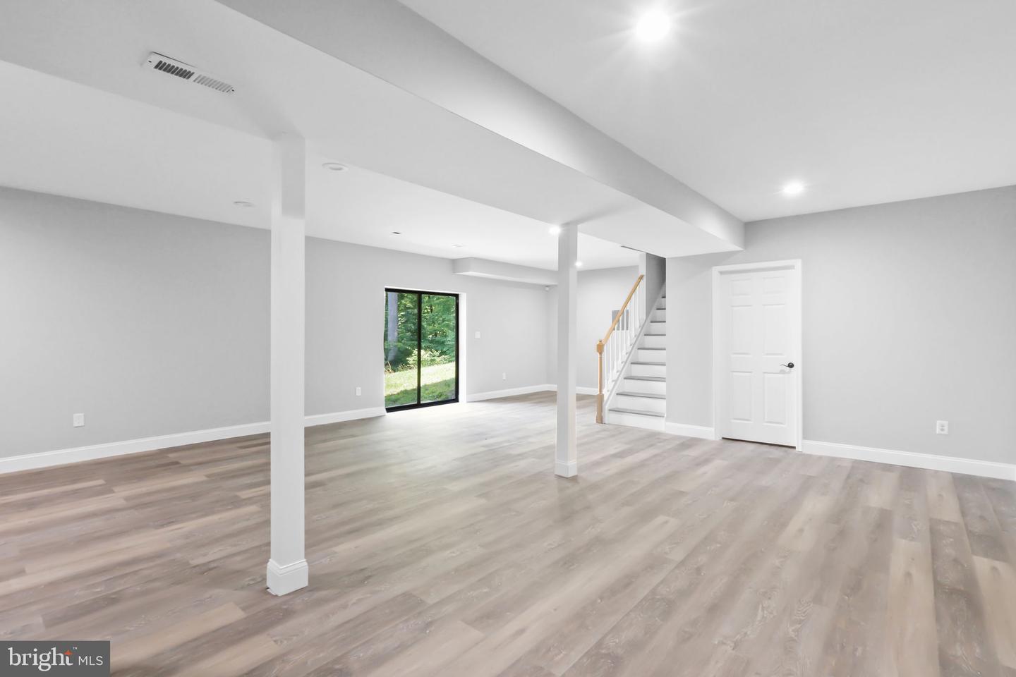 64 Panners Ln