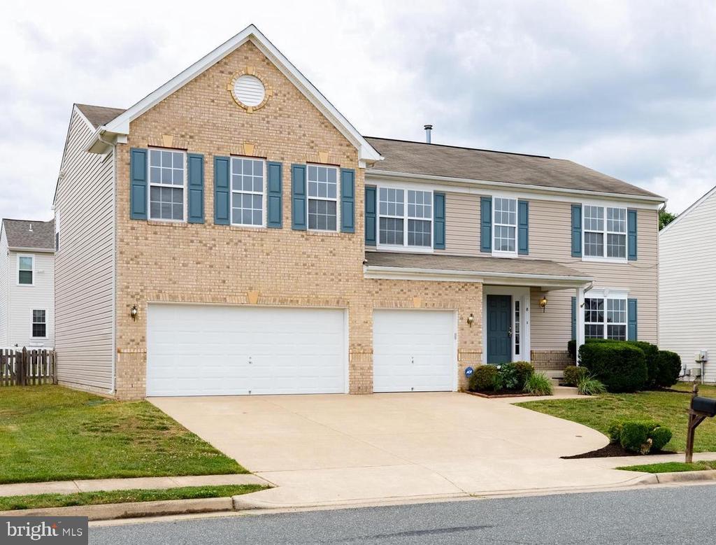 8 MINTWOOD DR