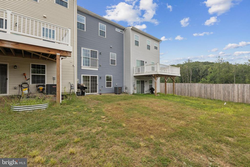 103 Crest Ct