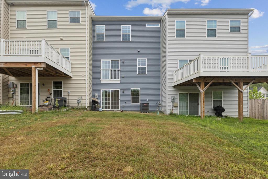 103 Crest Ct