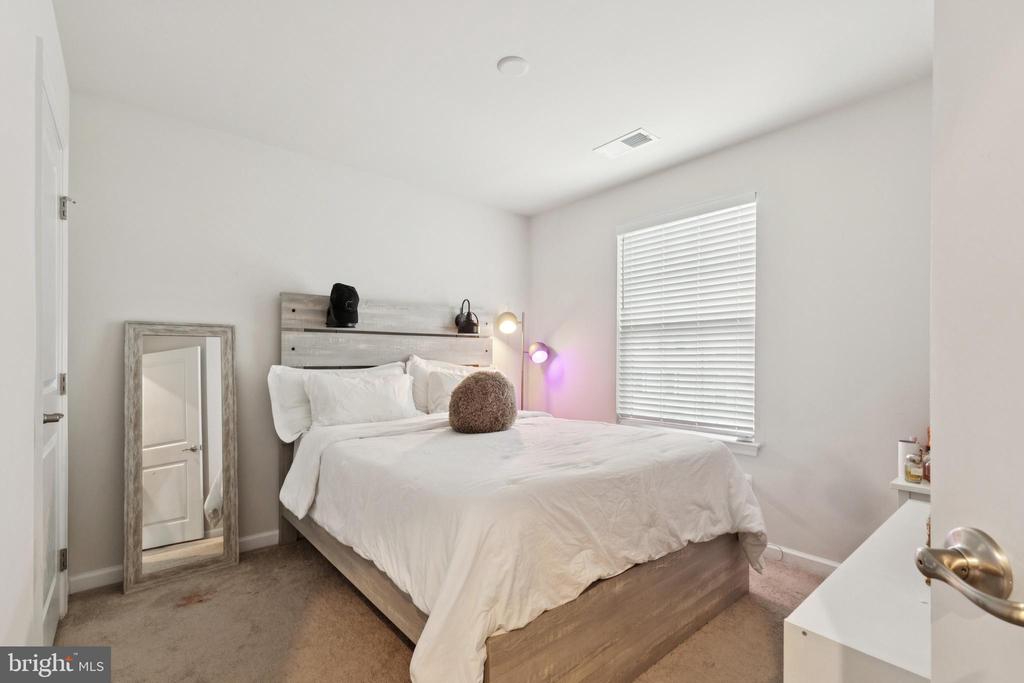 103 Crest Ct