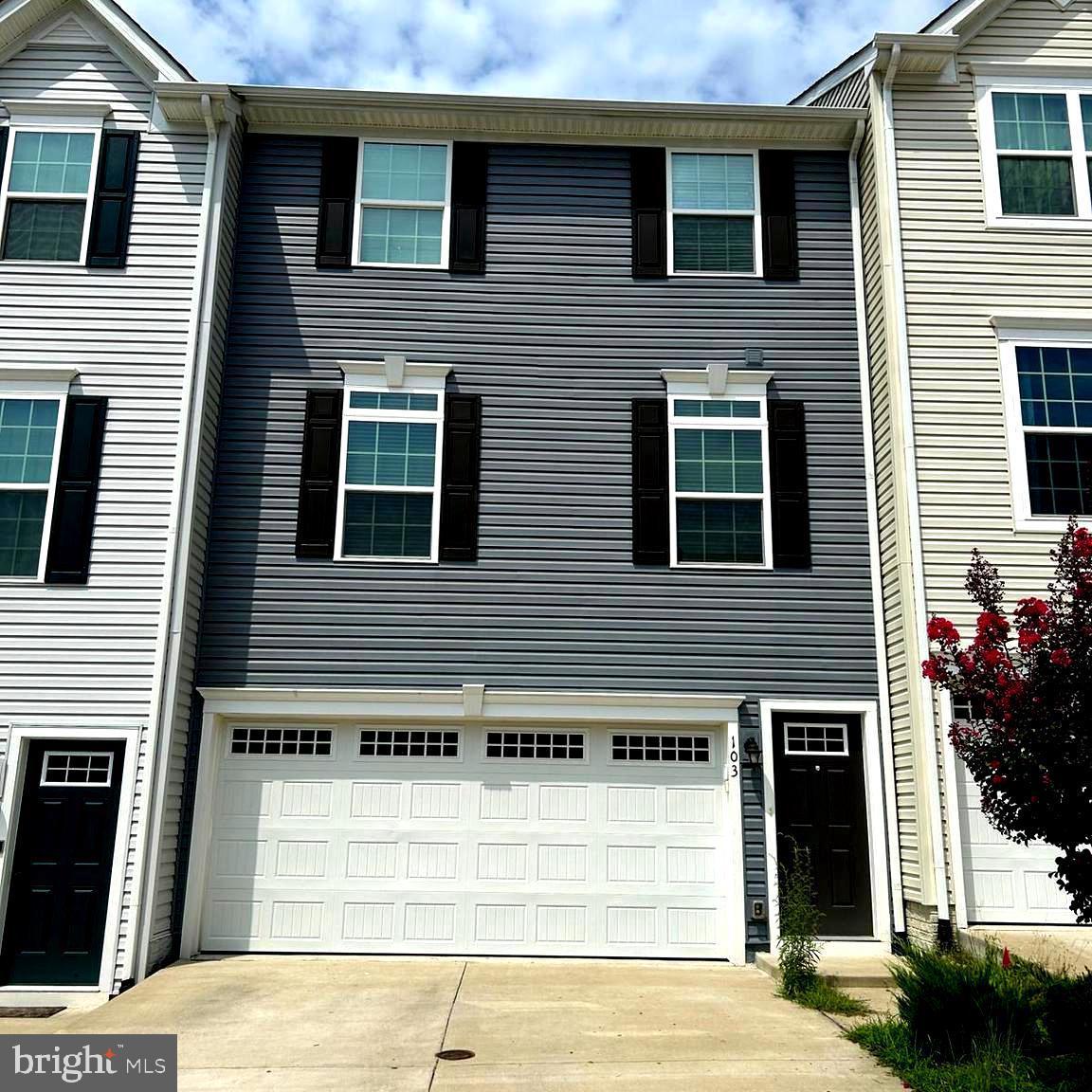 103 Crest Ct