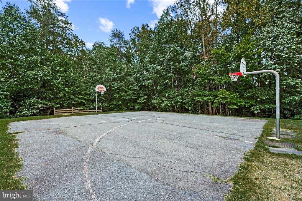 12 LAKESIDE DRIVE