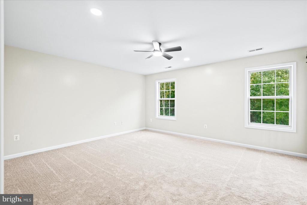 12 LAKESIDE DRIVE