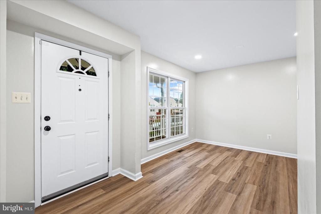 12 LAKESIDE DRIVE