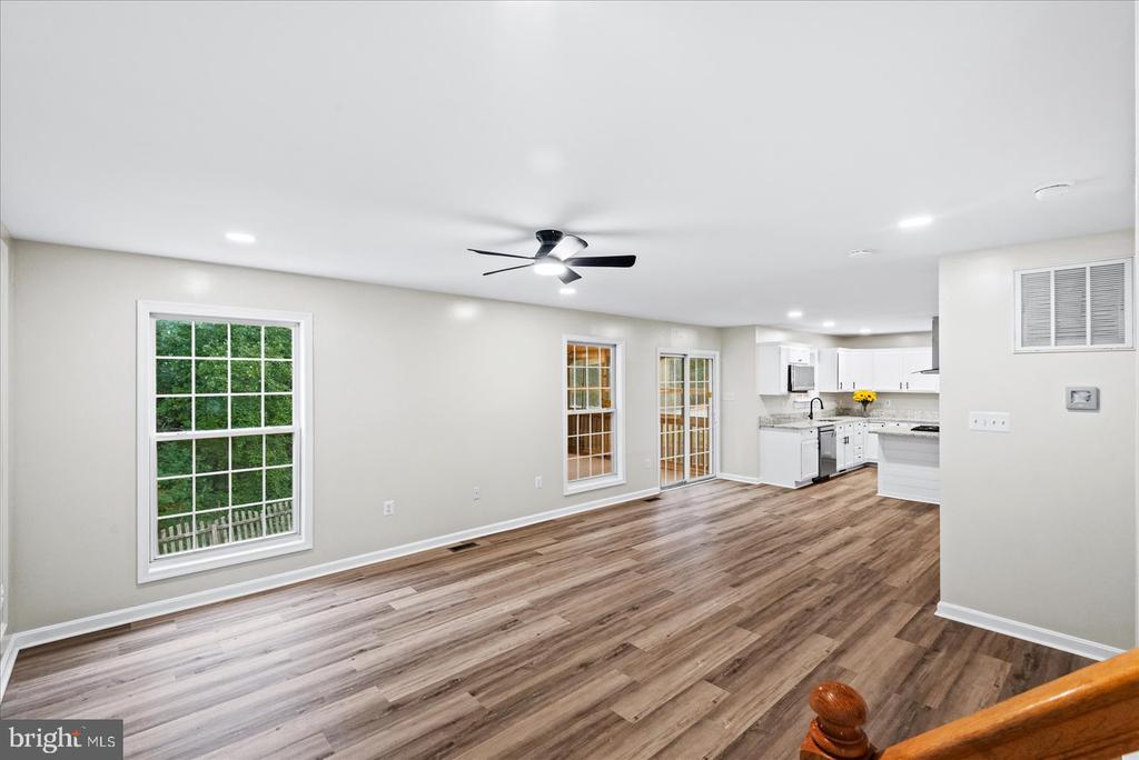 12 LAKESIDE DRIVE