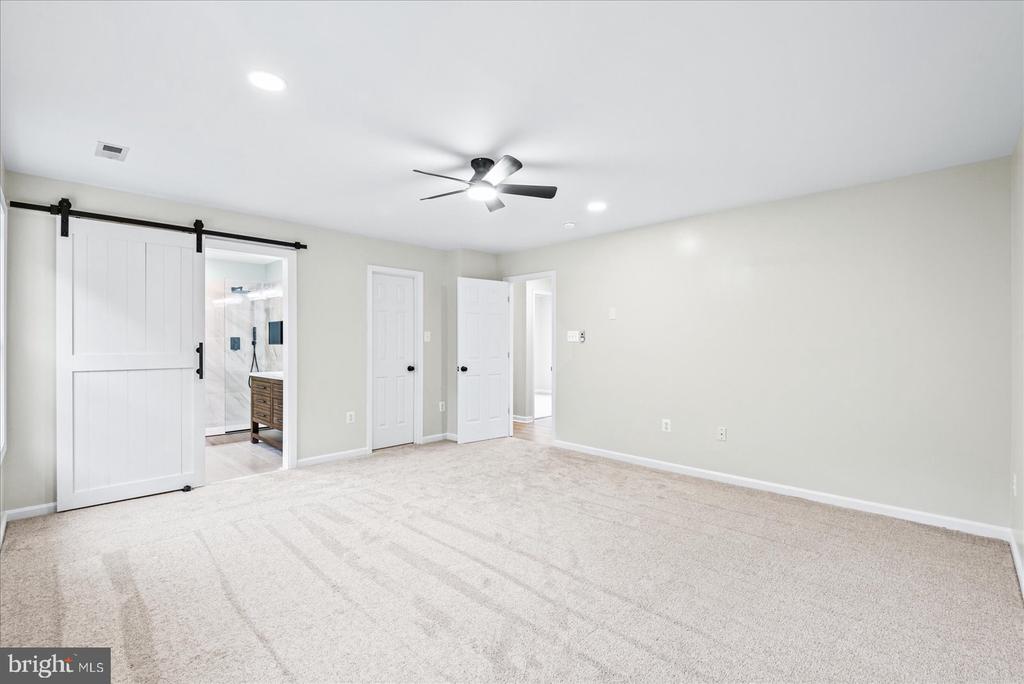 12 LAKESIDE DRIVE