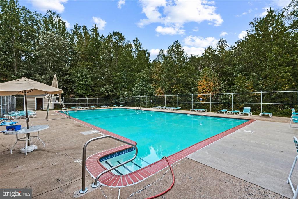 12 LAKESIDE DRIVE
