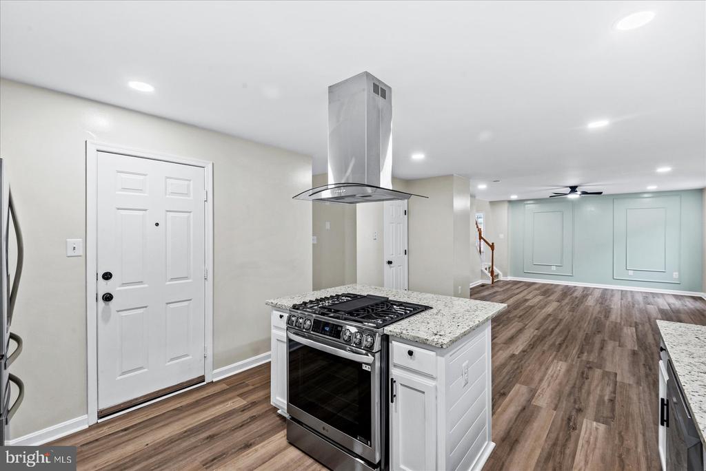 12 LAKESIDE DRIVE