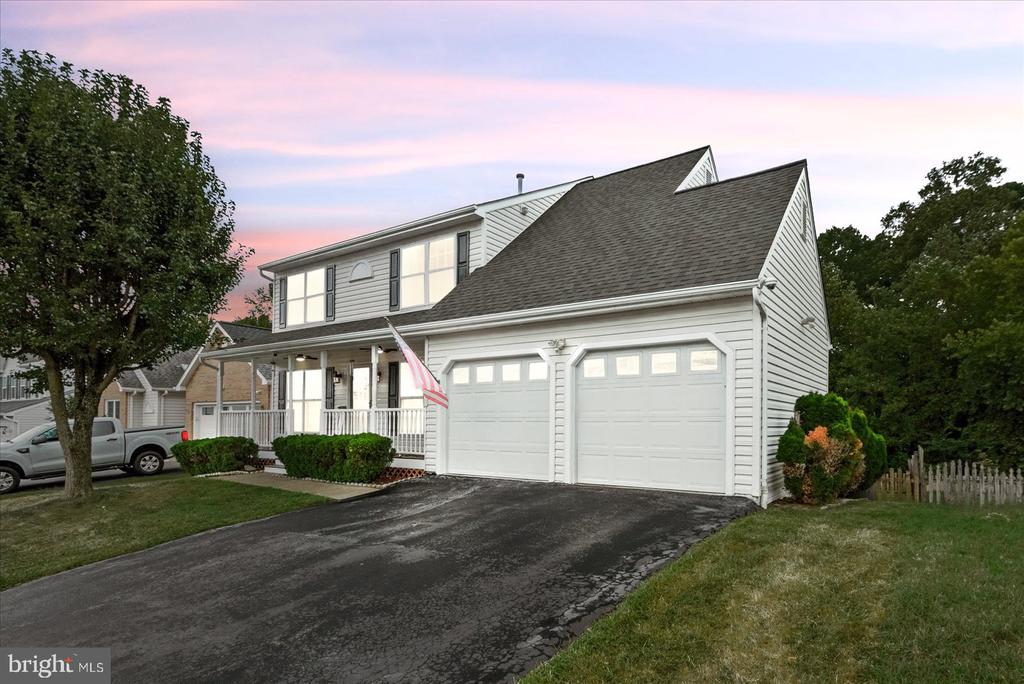 12 LAKESIDE DRIVE