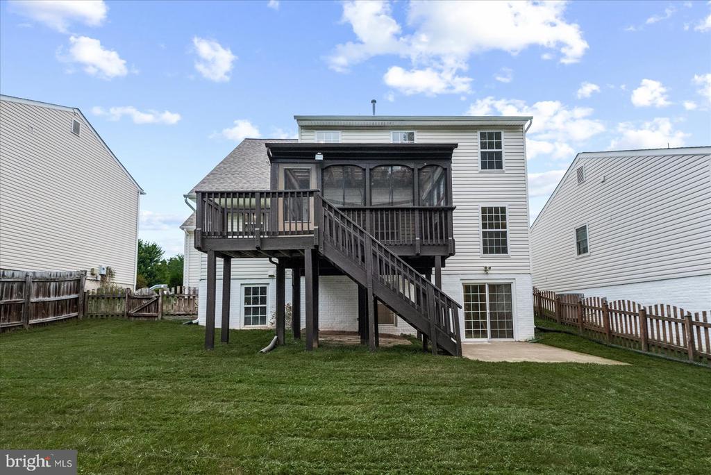 12 LAKESIDE DRIVE