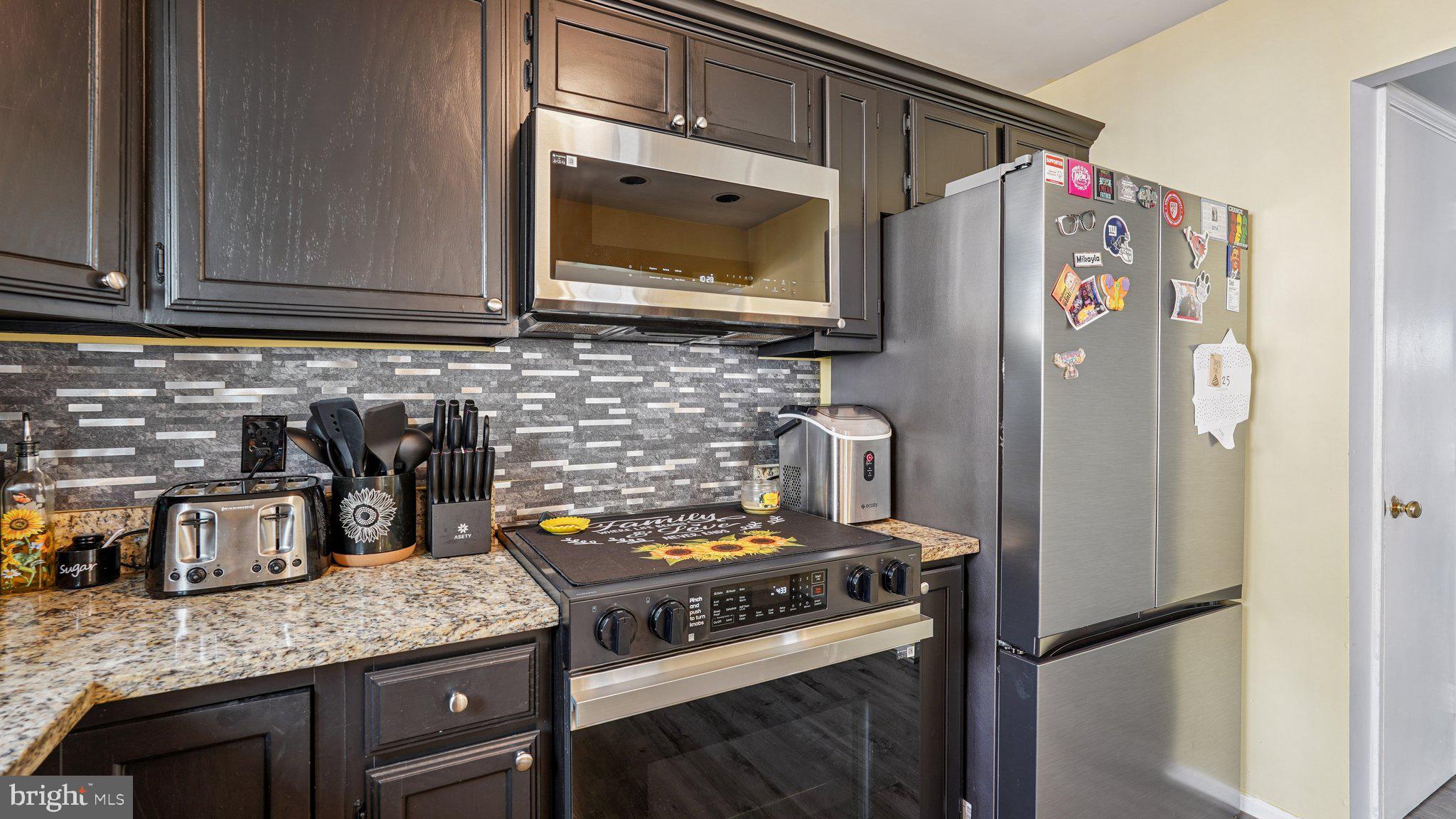 201 MAYFAIR PLACE 179