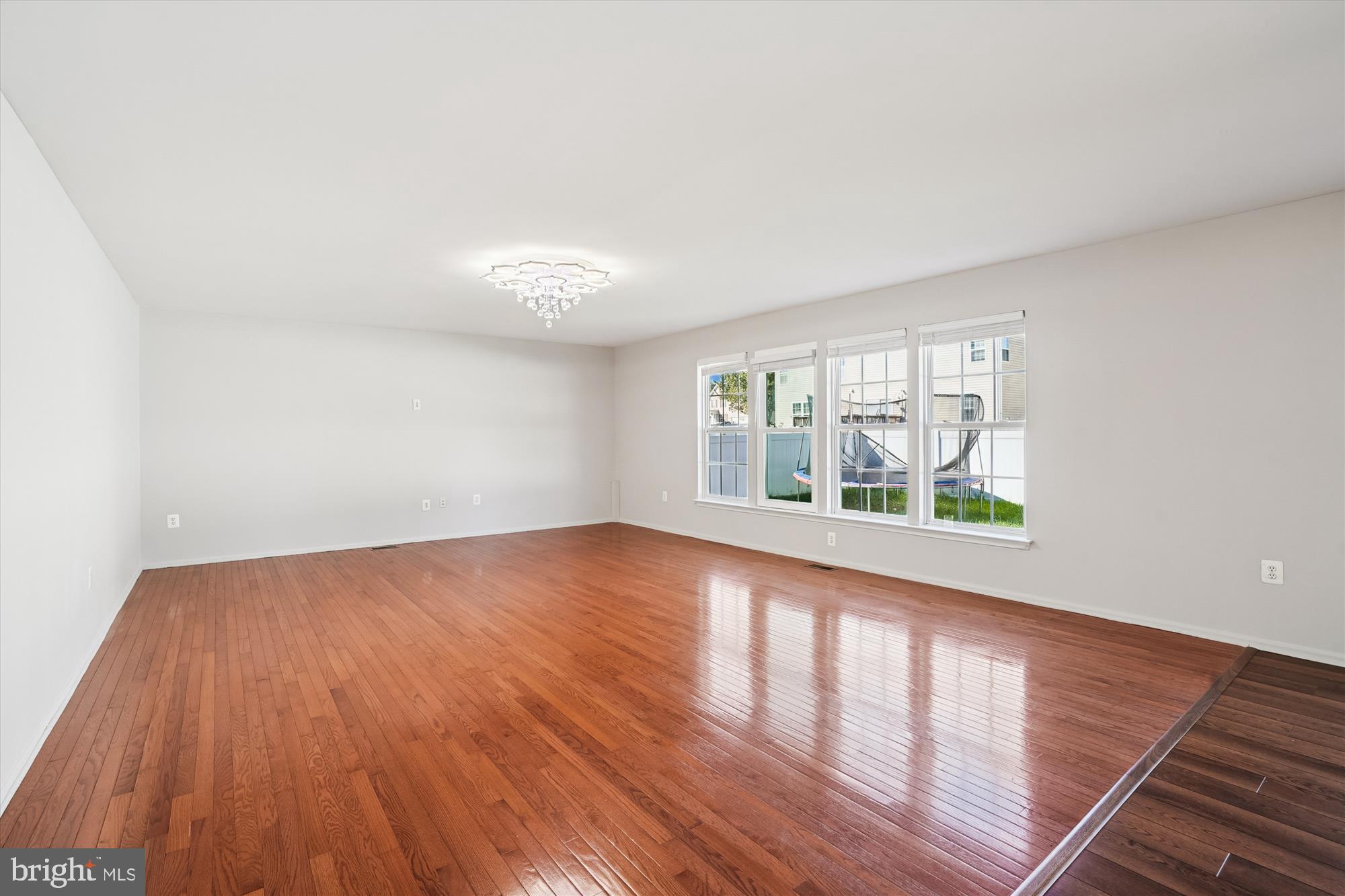 8 MINTWOOD DRIVE
