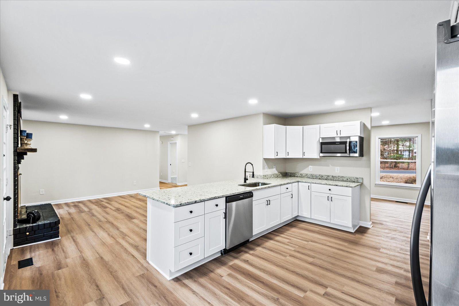 1210 RICHMOND DRIVE