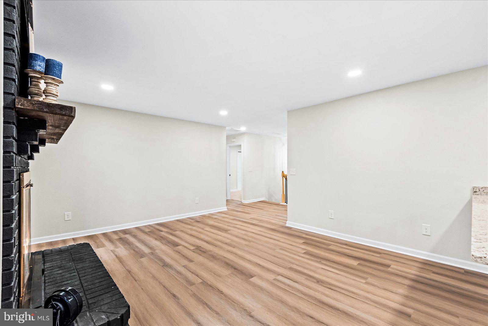 1210 RICHMOND DRIVE