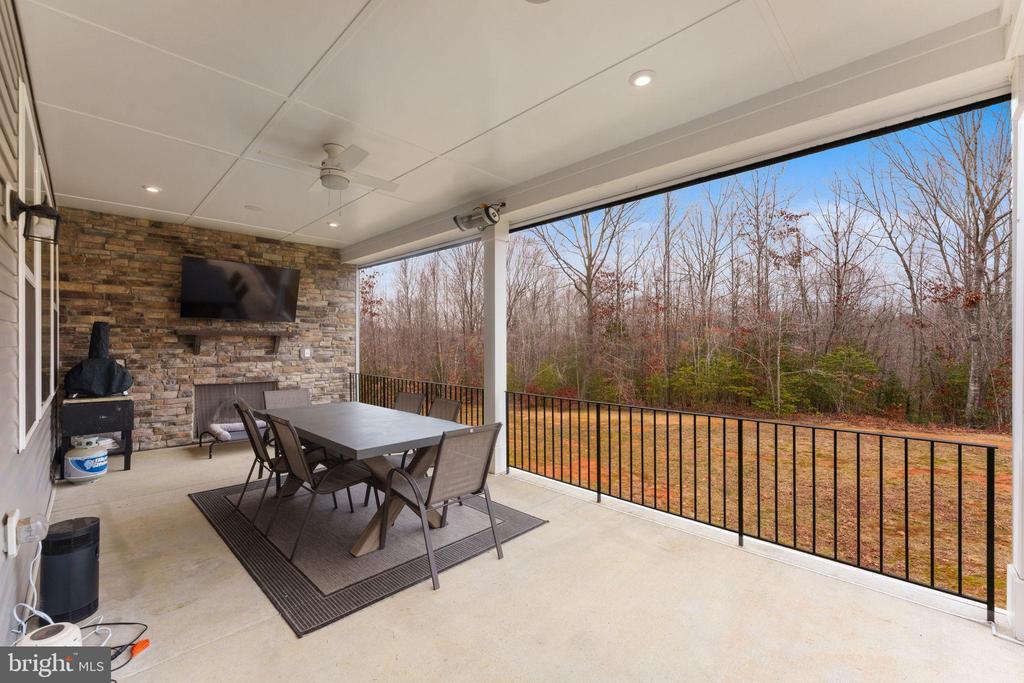 118 LOYD DRIVE