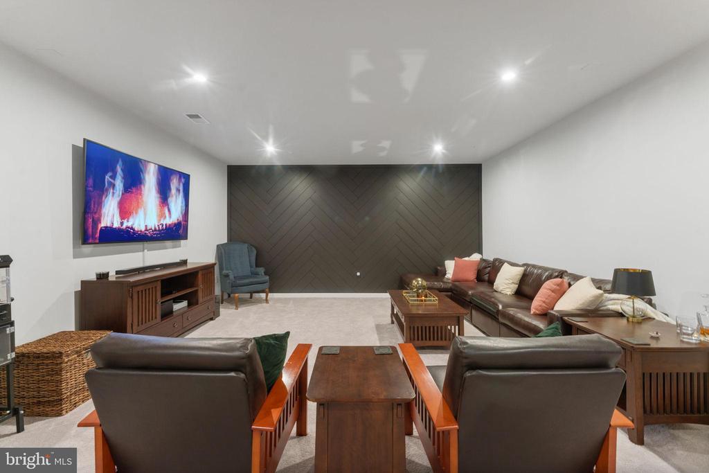 118 LOYD DRIVE