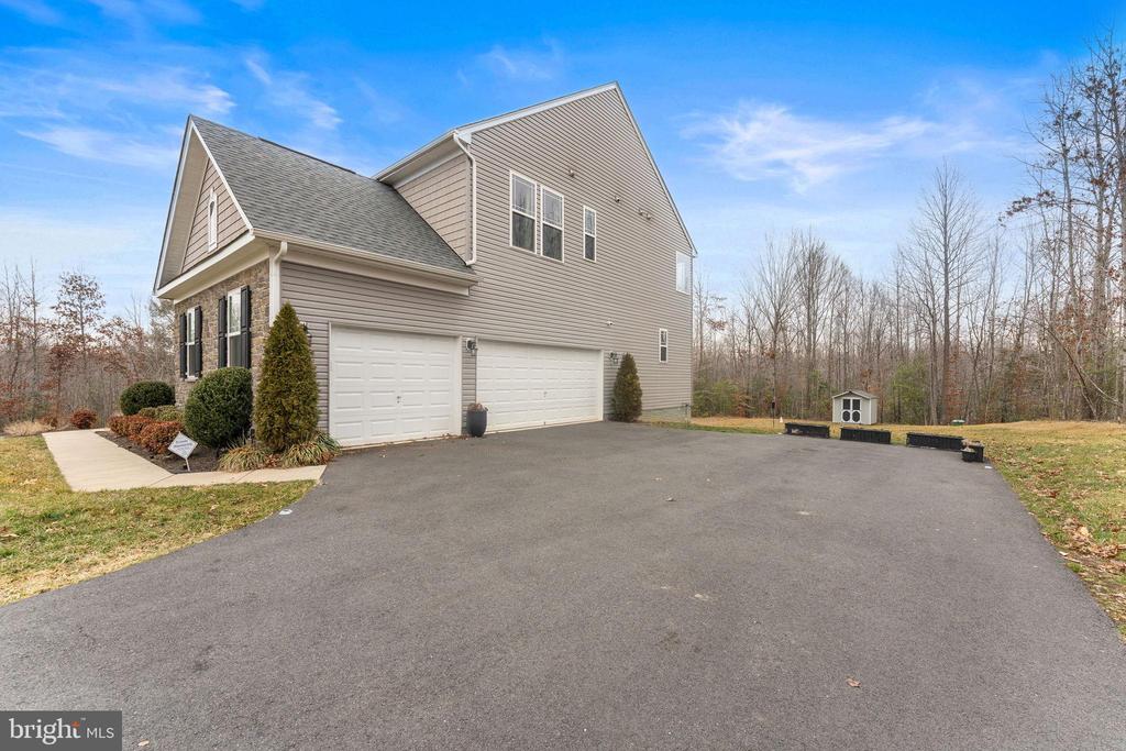 118 LOYD DRIVE