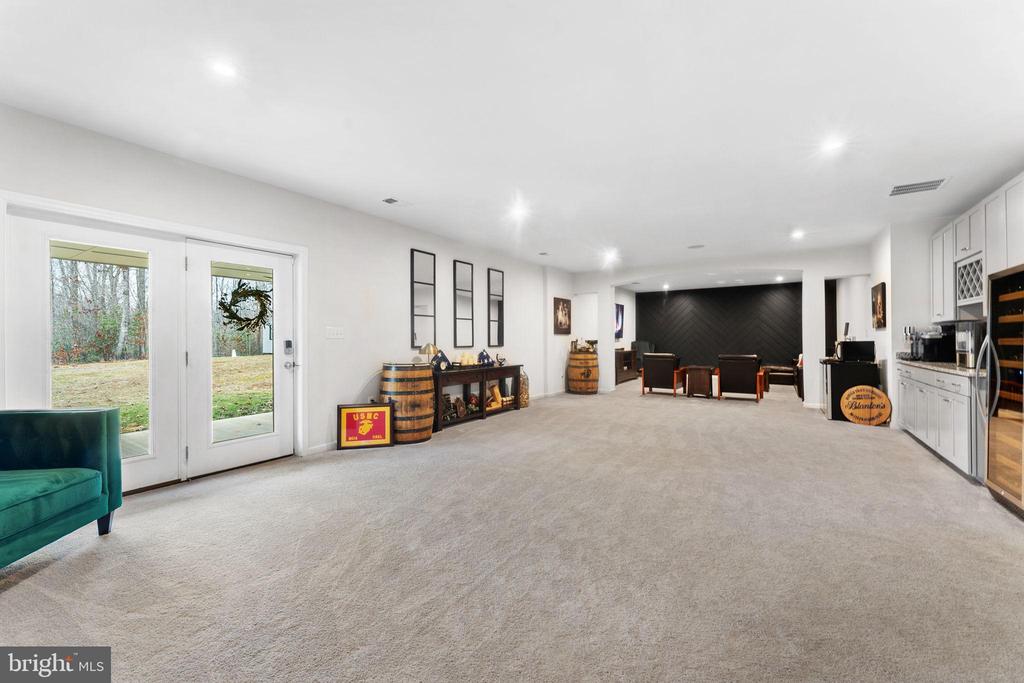 118 LOYD DRIVE