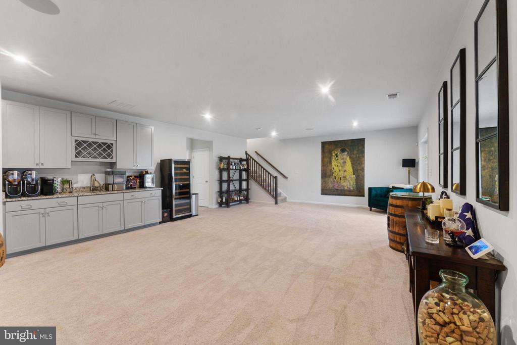 118 LOYD DRIVE