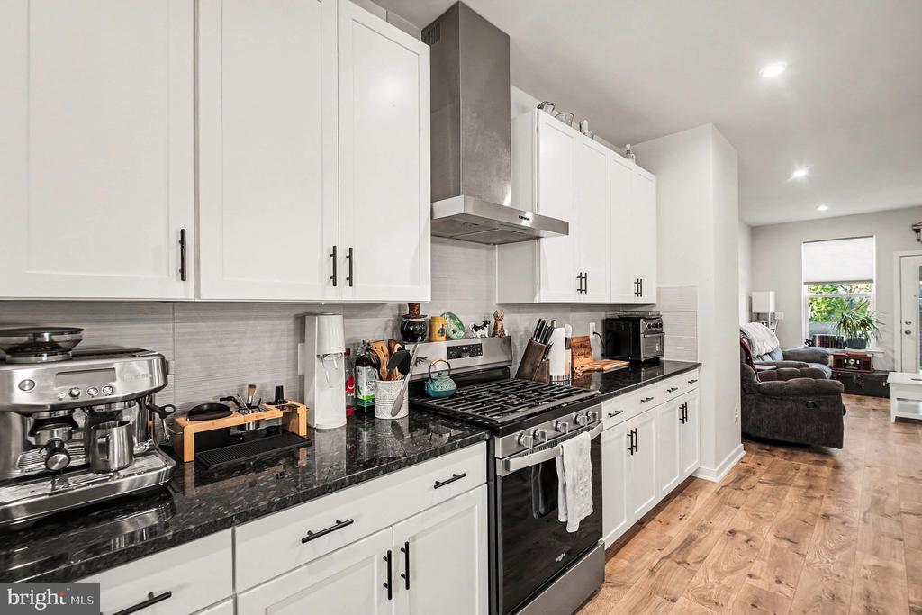431 SNOWBERRY LANE