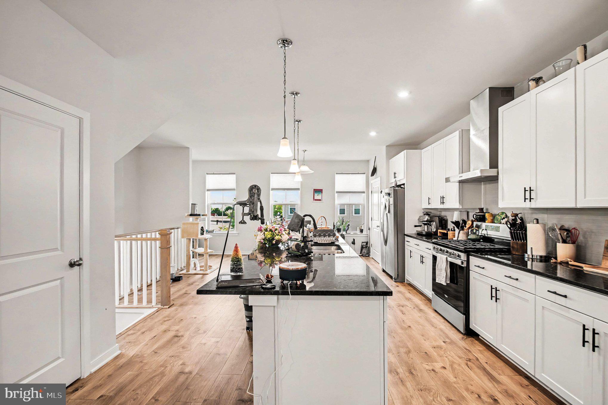 431 SNOWBERRY LANE