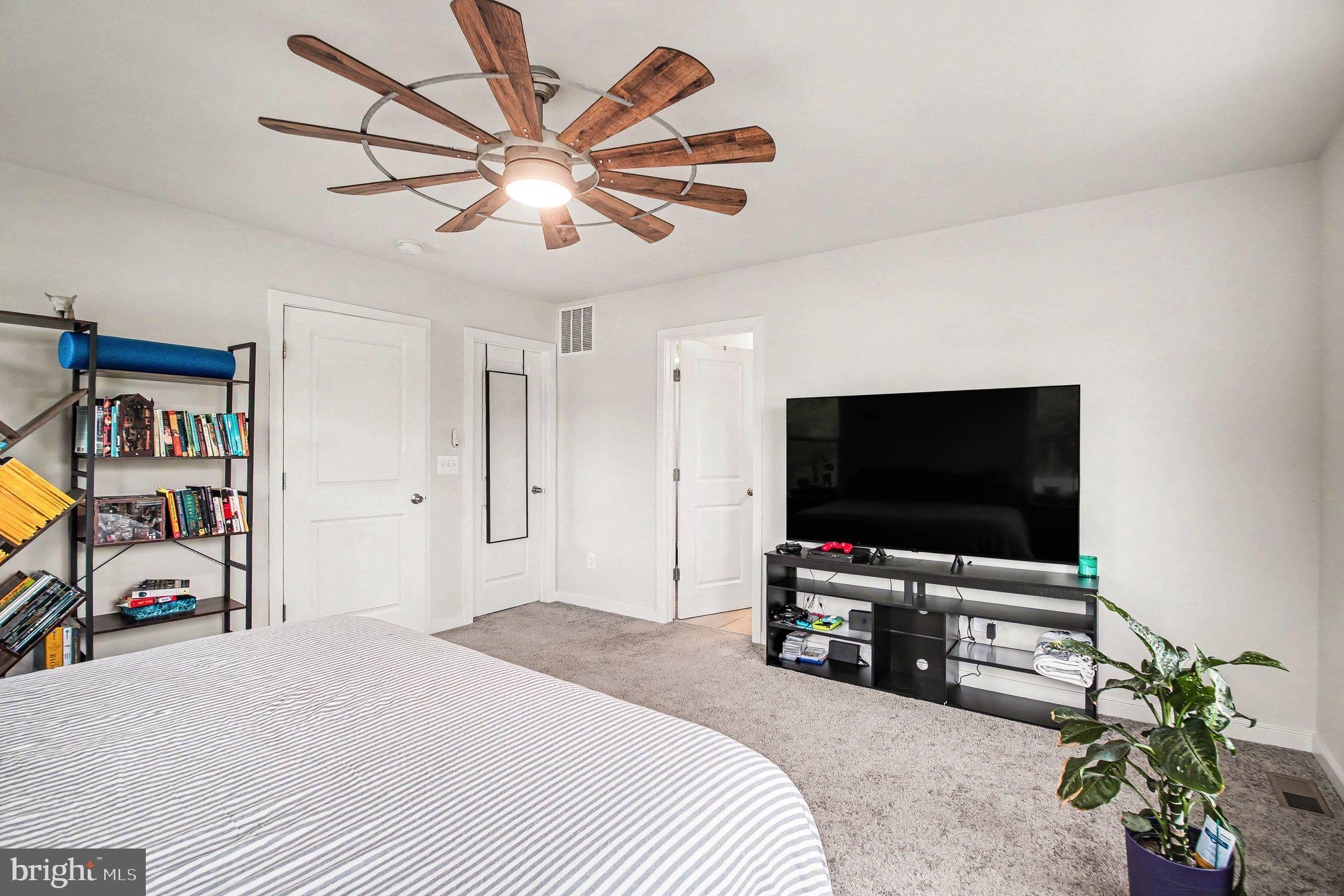 431 SNOWBERRY LANE