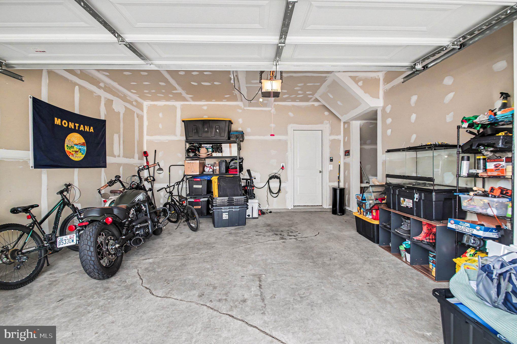 431 SNOWBERRY LANE