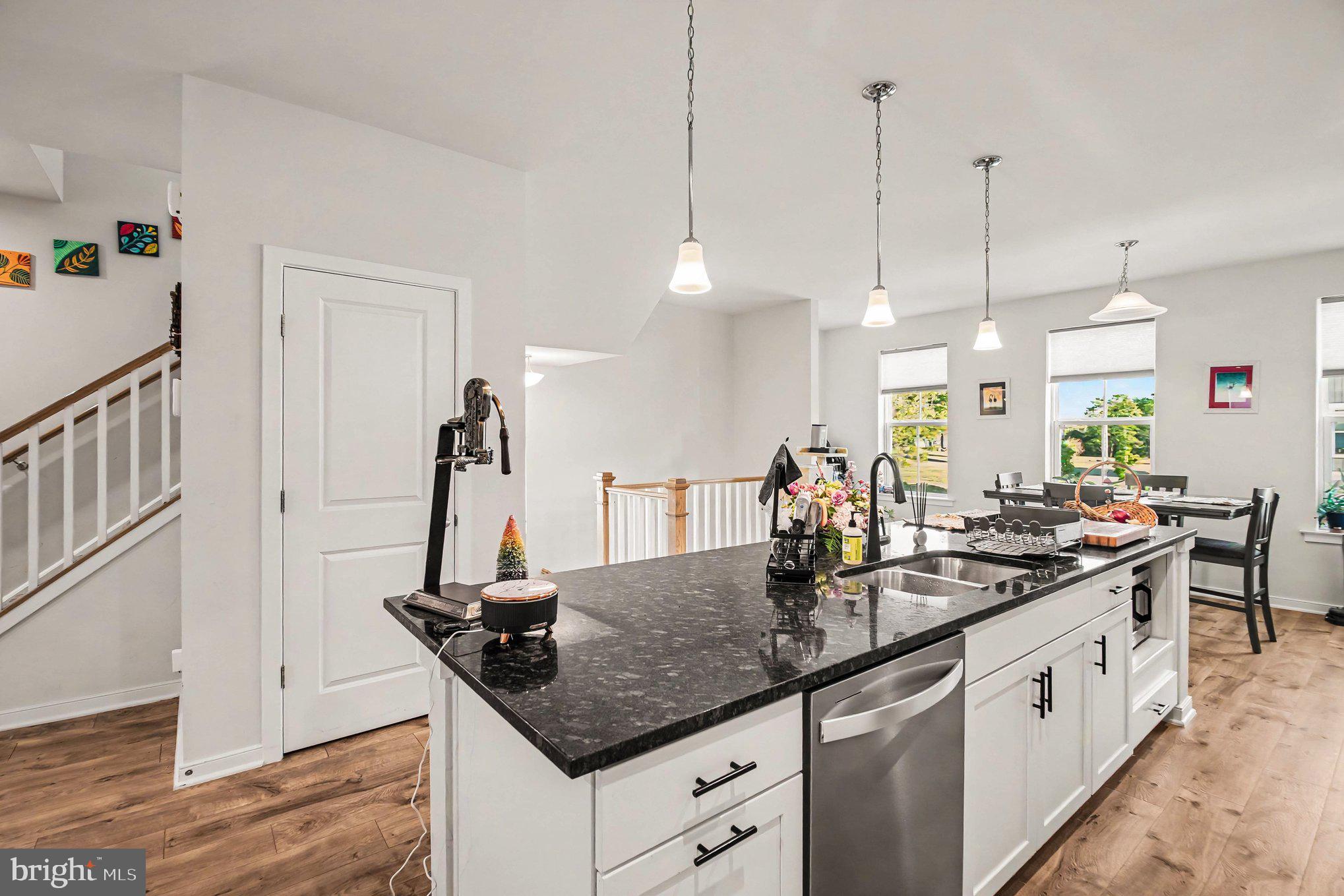 431 SNOWBERRY LANE