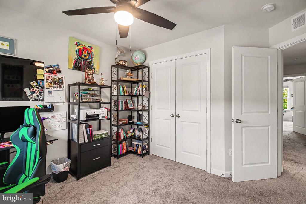 431 SNOWBERRY LANE