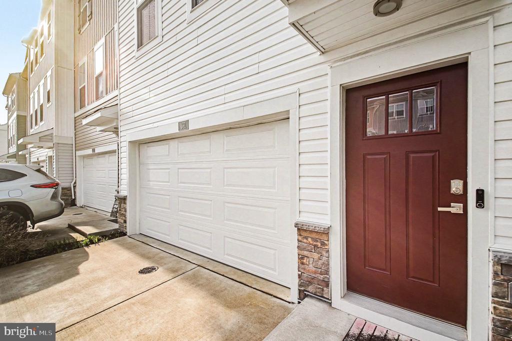 431 SNOWBERRY LANE